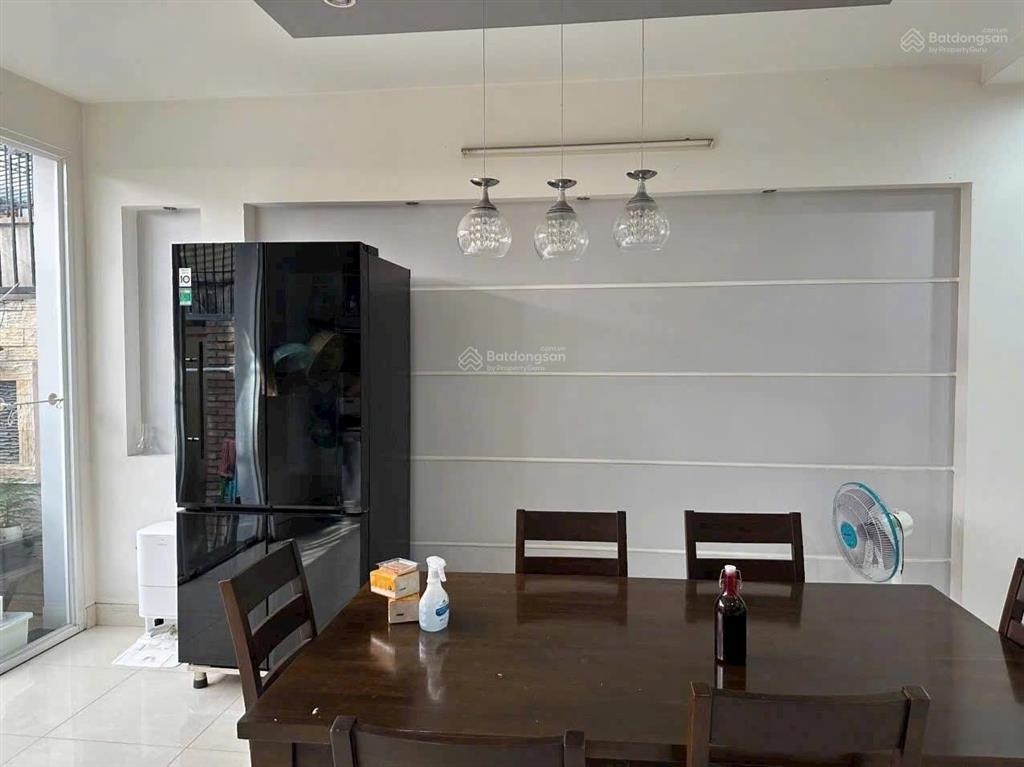 Nhà bán hầm4 tầng 5 x 20100m2 mặt tiền đường chính 16m  kdc 6b intresco xã bình hưng b chánh