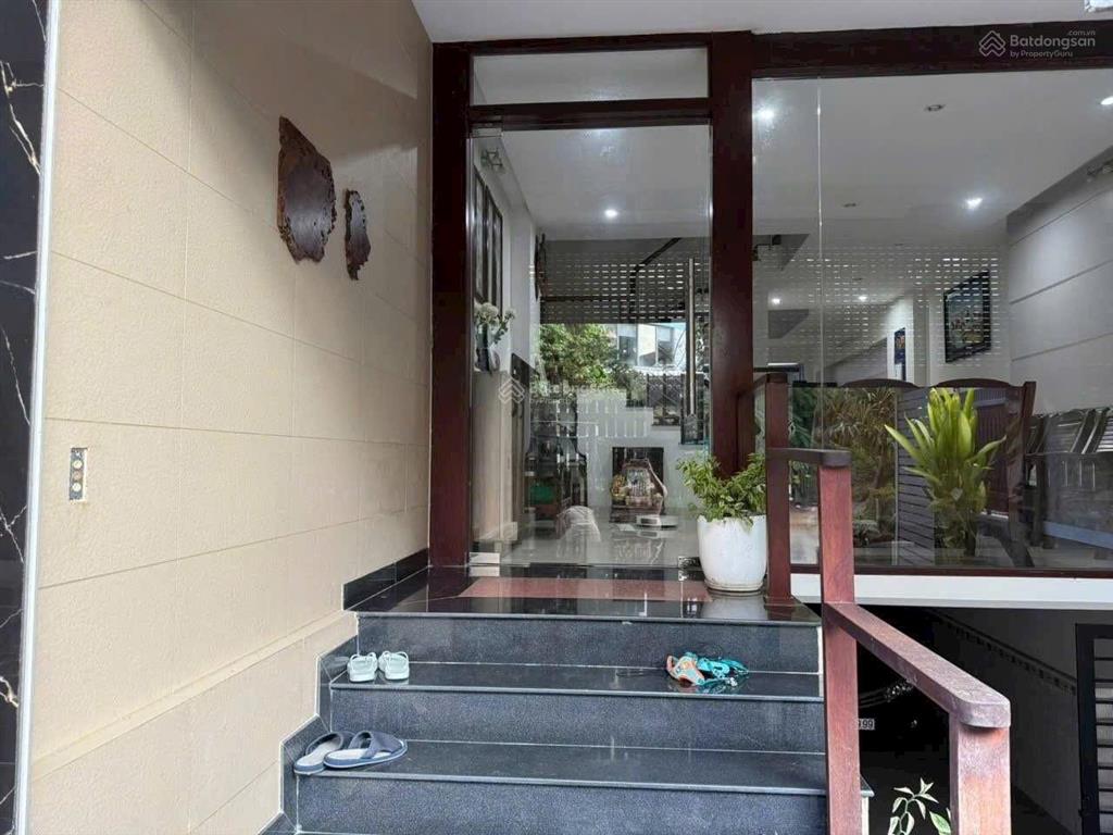 Nhà bán hầm4 tầng 5 x 20100m2 mặt tiền đường chính 16m  kdc 6b intresco xã bình hưng b chánh