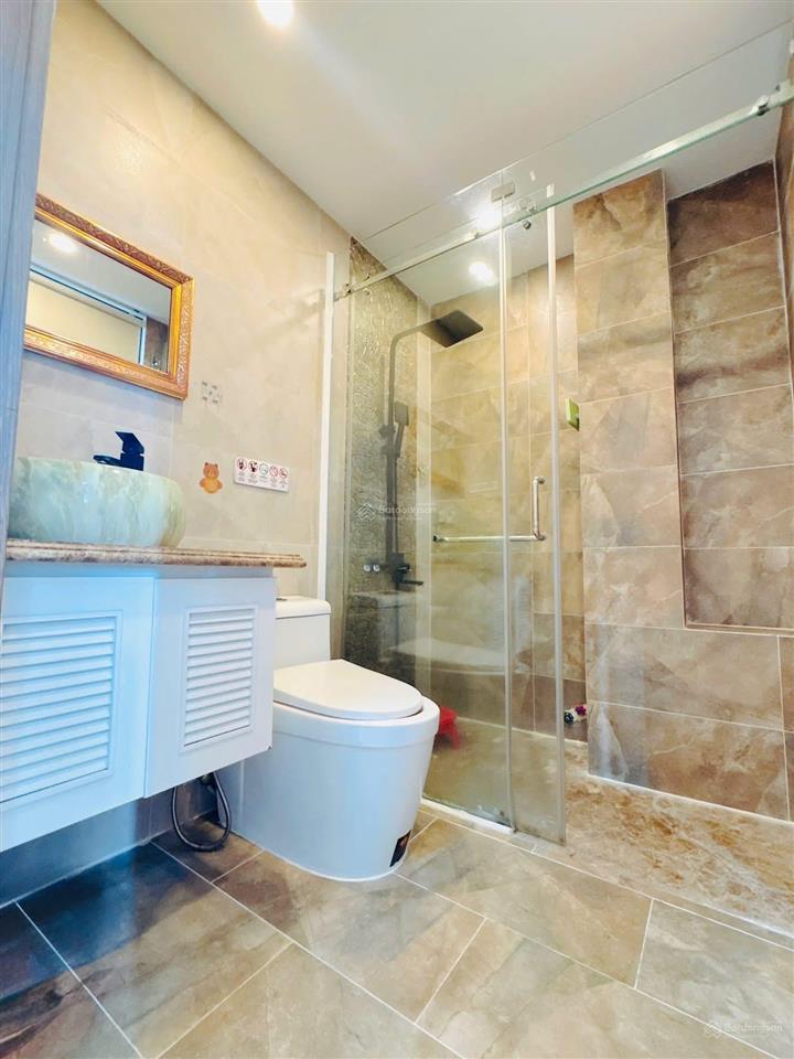 Nhà bán 4 tầng 4 x 206 pn,7 wc mặt tiền kinh doanh phạm thế hiển p3q8( số lẻ ko quy hoạch) shr hc