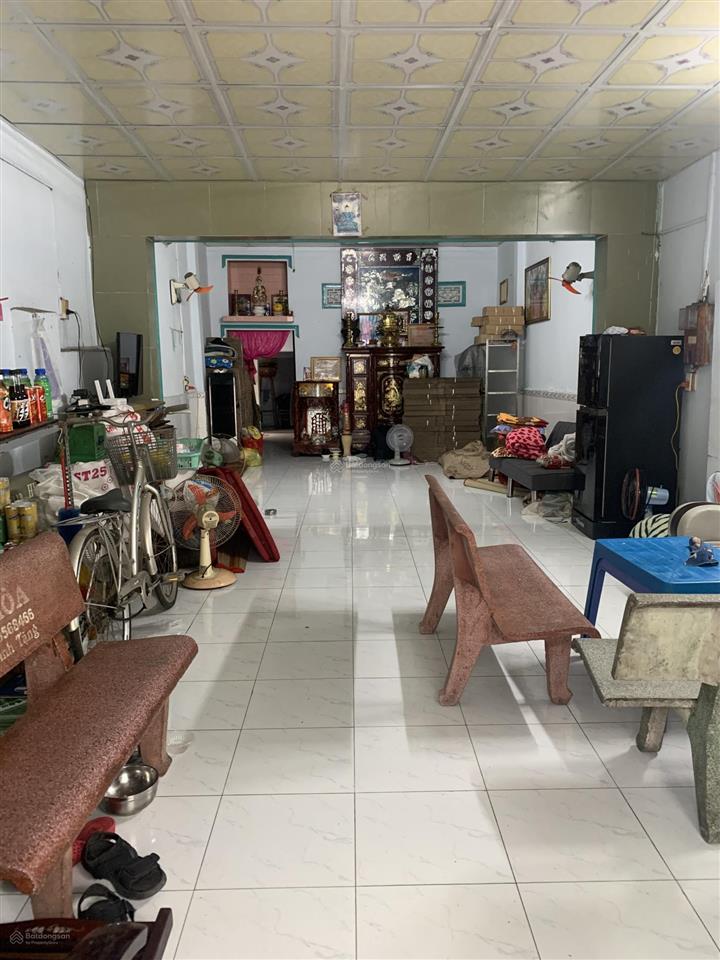 Nhà bán cấp 4 5,7 x 18108m2 giá 5tỷ6 h thông 3,5m gần mt đường quốc lộ đối diện bx quận 8.sổ hồng