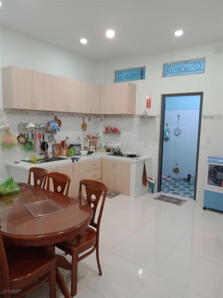 Nhà bán 4 tầng  5 x 22m  110m2 4pn, 5 wc giá 8tỷ6 tl mặt tiền 10m kdc phú lợi p7q8 cũ