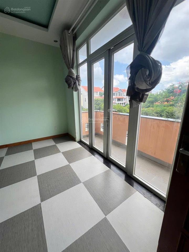 Cho thuê biệt thự mini 8 x 20 160m2hầm t tầng nội bộ 12m đường cao lỗ gần parc mall aeon p4 q8