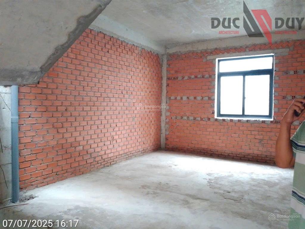 Nhà bán thô 4 tầng5 x 20100m25 pn,5 wc kdc 13e intresco7tỷ5 sh xã phong phú nay xã bình hưng bc