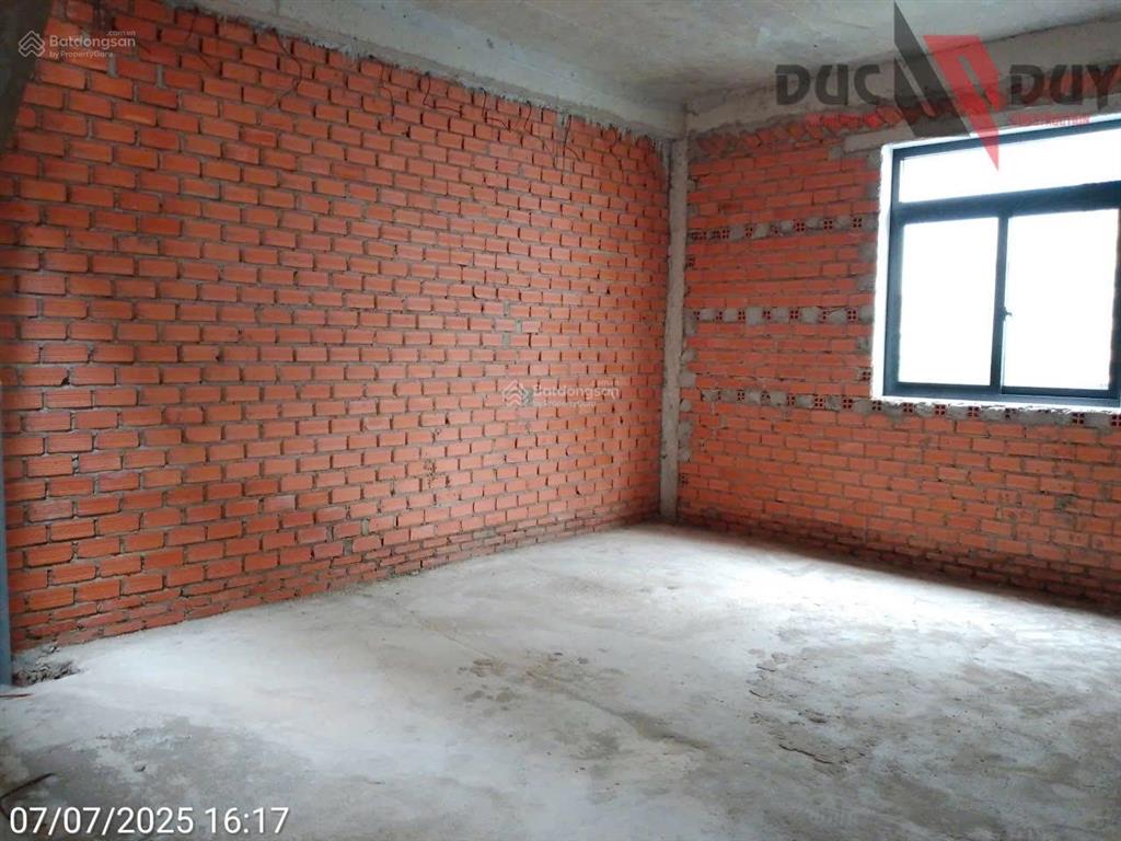Nhà bán thô 4 tầng5 x 20100m25 pn,5 wc kdc 13e intresco7tỷ5 sh xã phong phú nay xã bình hưng bc
