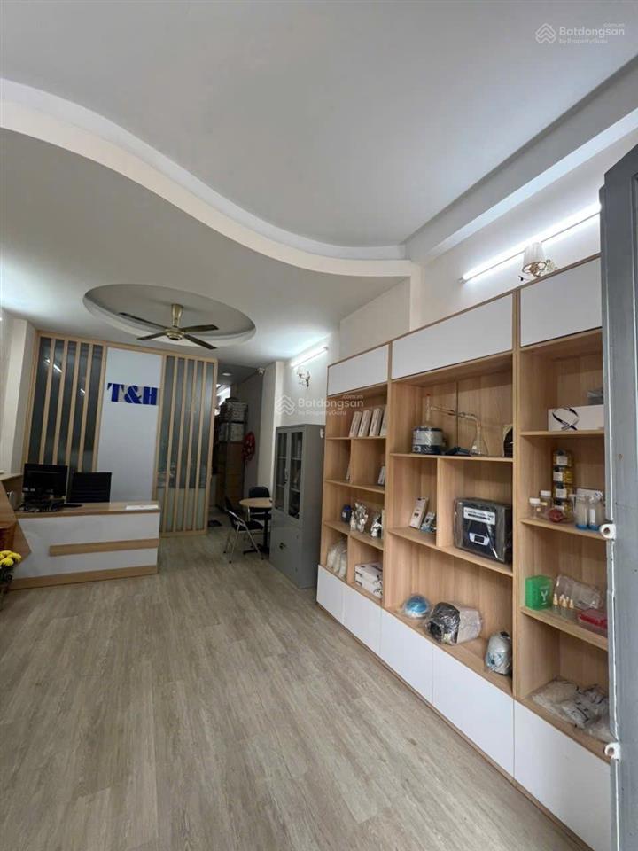 Nhà thuê 4 tầng  4 x 15  60m2  4pn, 3wc đường nội bộ ô tô tạ quang bửu p5 q8 giá 16 triệu/th