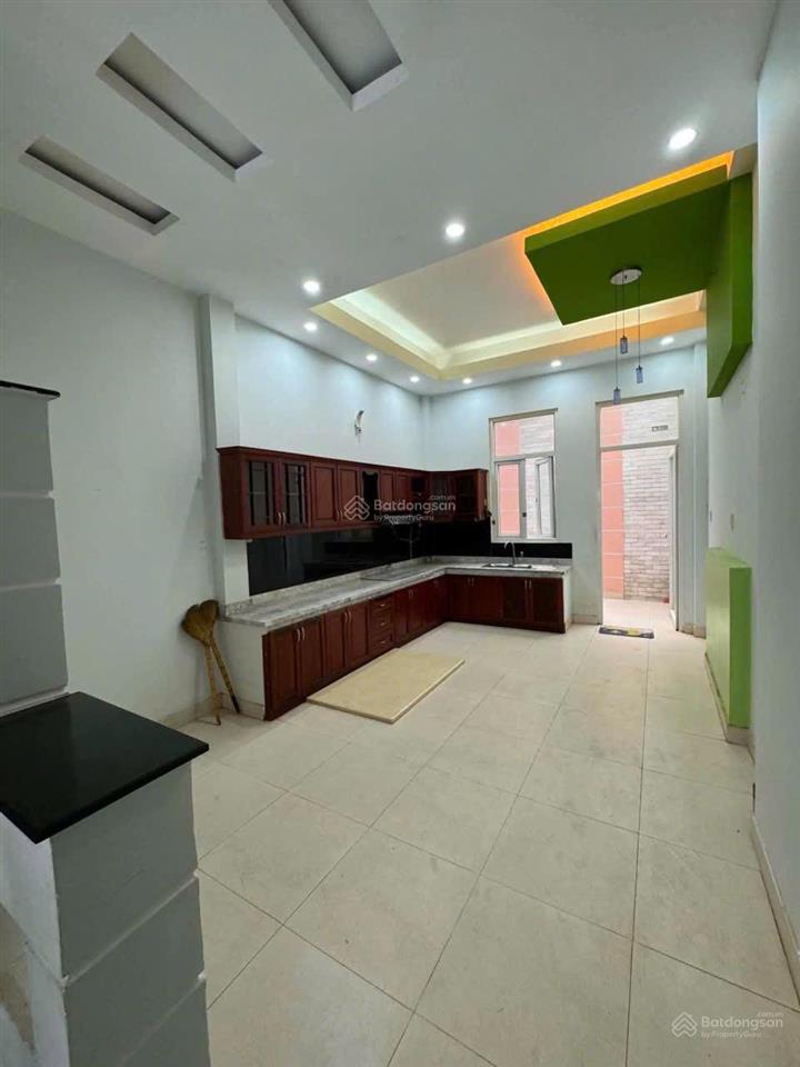 Nhà thuê 5 tầng  4x2080m2 mặt tiền 32m kinh doanh sầm uất tạ quang bửu p4q8 gần parc mall aone