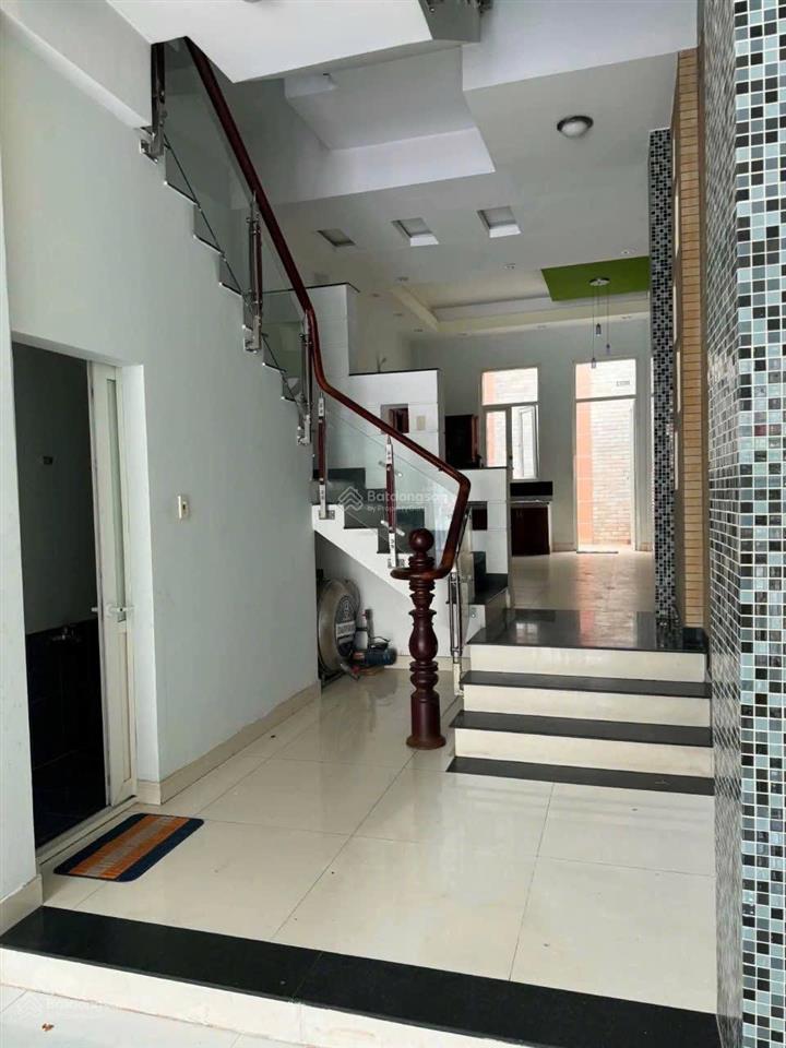 Nhà thuê 5 tầng  4x2080m2 mặt tiền 32m kinh doanh sầm uất tạ quang bửu p4q8 gần parc mall aone