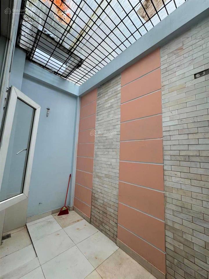 Nhà thuê 5 tầng  4x2080m2 mặt tiền 32m kinh doanh sầm uất tạ quang bửu p4q8 gần parc mall aone