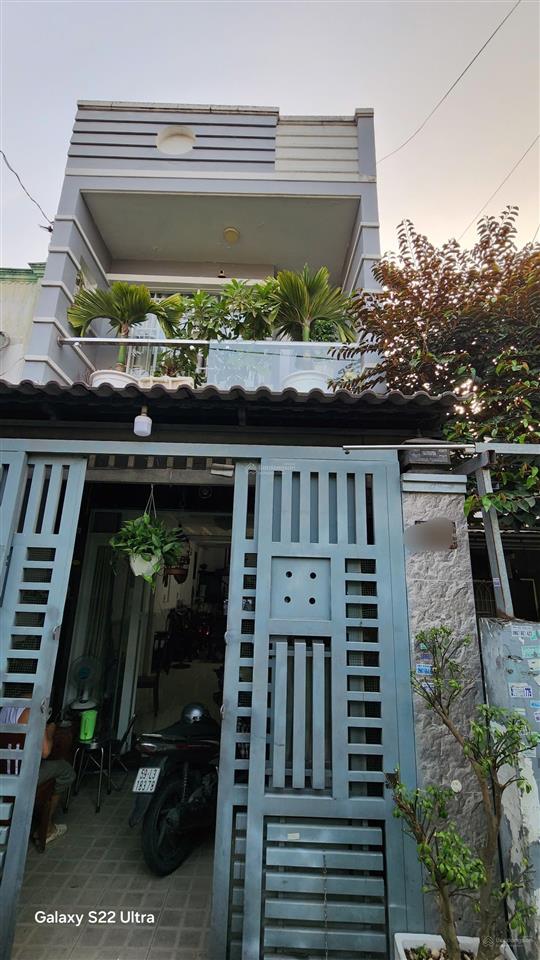 Nhà bán trệt, lầu  4 x 23m (nở hậu 5,6)  107m2  4 pn, 2 wc  hẻm thông 3,3m, ql 50 xã bình hưng