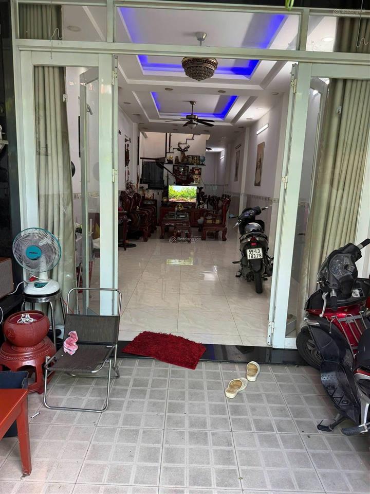 Nhà bán trệt, lầu  4 x 23m (nở hậu 5,6)  107m2  4 pn, 2 wc  hẻm thông 3,3m, ql 50 xã bình hưng