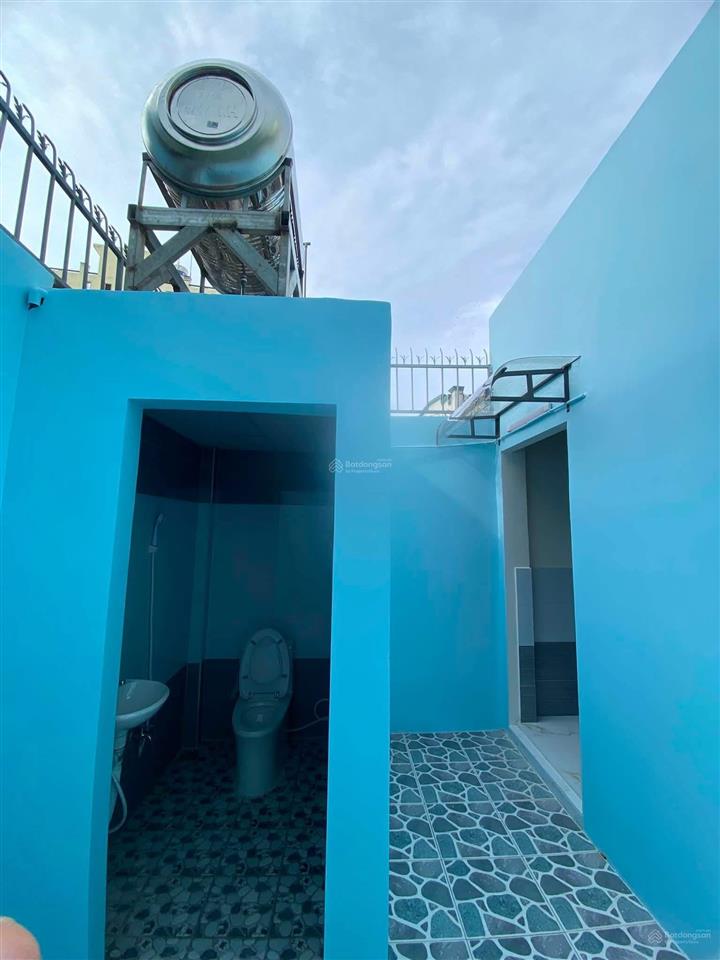 Nhà thuê 4 x 33132m2 2 pn, 2 wc mặt tiền kinh doanh quốc lộ 50 liền kề kdc bình hưng. 25 triệu/th