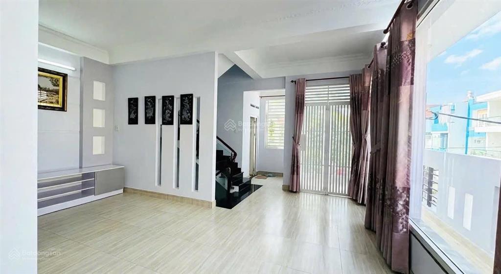 Nhà bán 4 tầng căn góc 6x10 dt sàn 181m2  4 pn đường 12m kdc bình hưng xã bình chánh  sổ hhc đủ