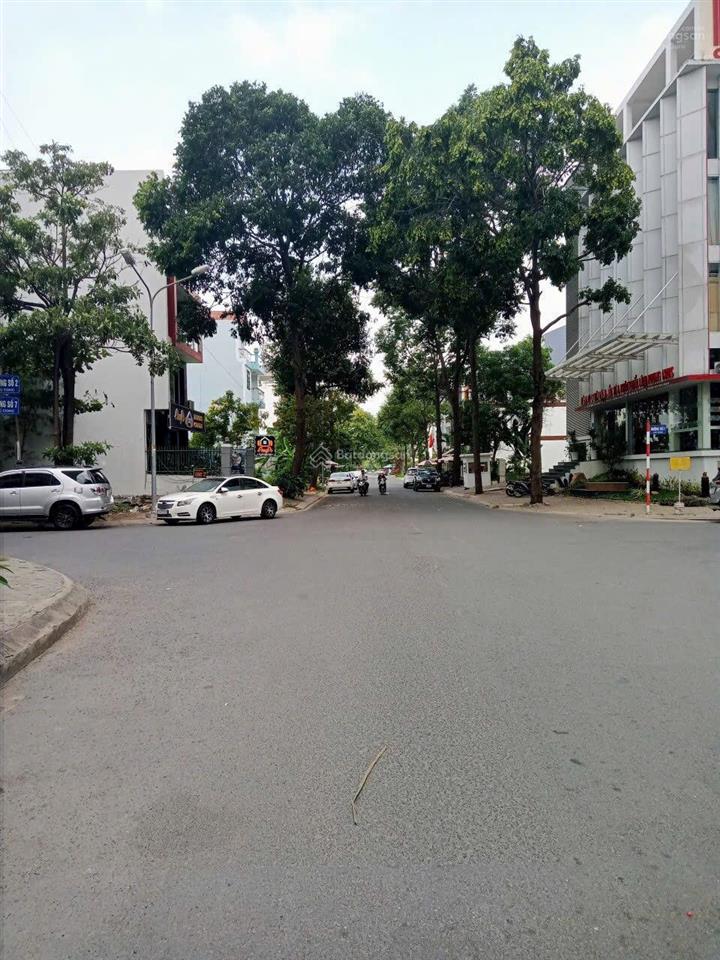 Nhà bán 4 tầng+st7 x 20m 140m²dt sàn 382m²mt đường số 7 kdc conic 13b, phong phú, bc cũ.