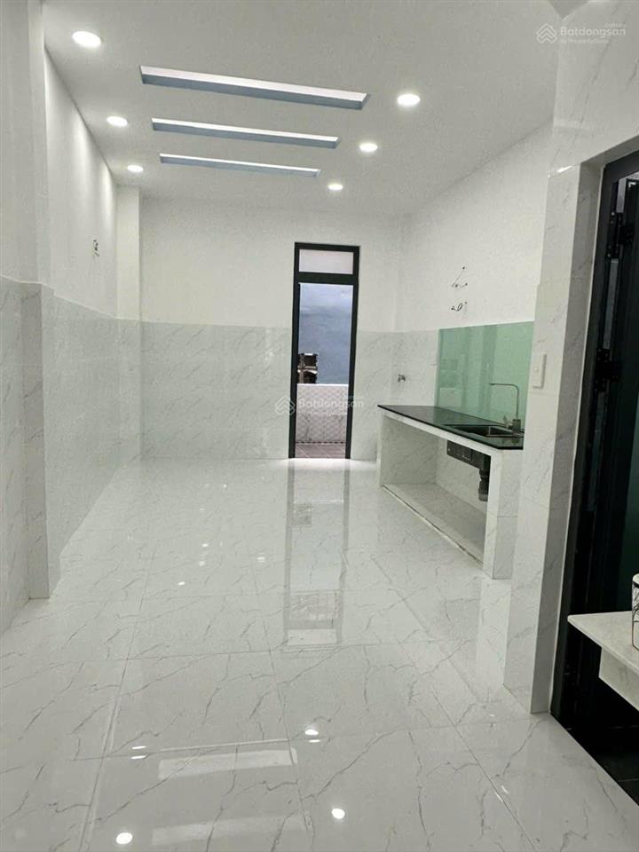 Nhà bán 3 tầng + st  3,5 x 13,847m2  4pn mặt tiền 12m đường số phạm hùng p chánh hưng (p5q8 cũ)