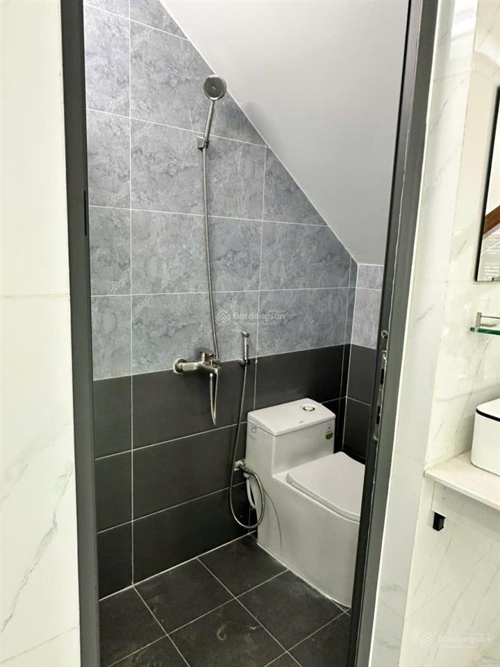 Nhà bán 3 tầng + st  3,5 x 13,847m2  4pn mặt tiền 12m đường số phạm hùng p chánh hưng (p5q8 cũ)