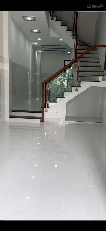 Nhà bán 3 tầng + st  3,5 x 13,847m2  4pn mặt tiền 12m đường số phạm hùng p chánh hưng (p5q8 cũ)