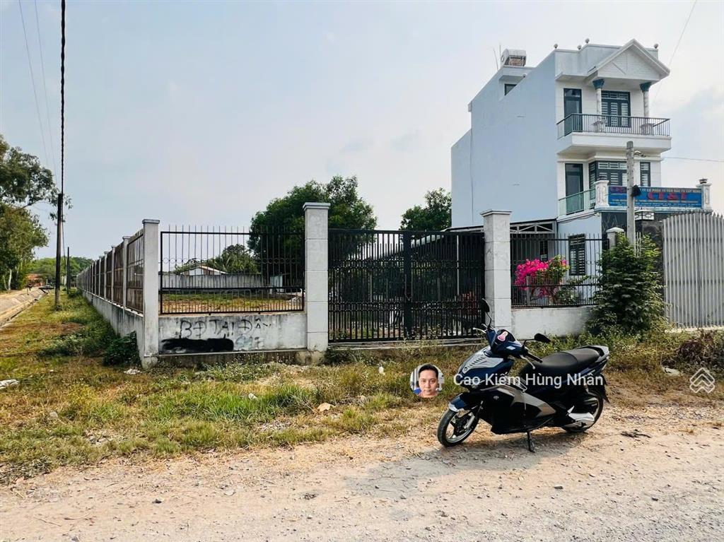 Bán đất tại xã trung lập hạ 1/ trần thị chọn, 1288m2 có 300 ont. giá bán 4 tỷ 500 triệu có bớt