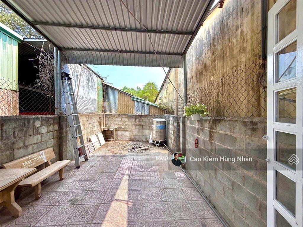 Bán nhà 1 trệt 1 lầu xã phước vĩnh an đường mai thị buội 4x22 ont. giá bán 2 tỷ 350 triệu.