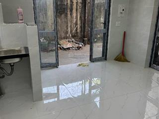 Căn góc 2mt hẻm 3m  nhà đẹp ở liền  sát đh công thương