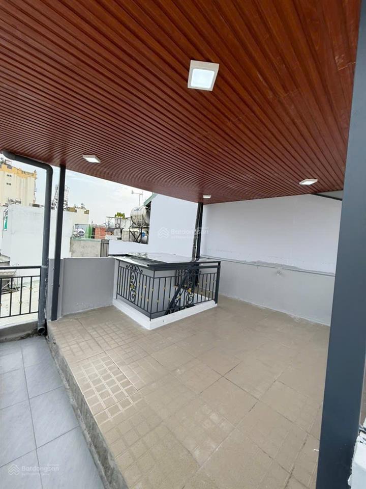 Nhà nhỏ trệt 2 lầu sân thượng đẹp ở liền 2pn 3wc đủ công năng 3ty150