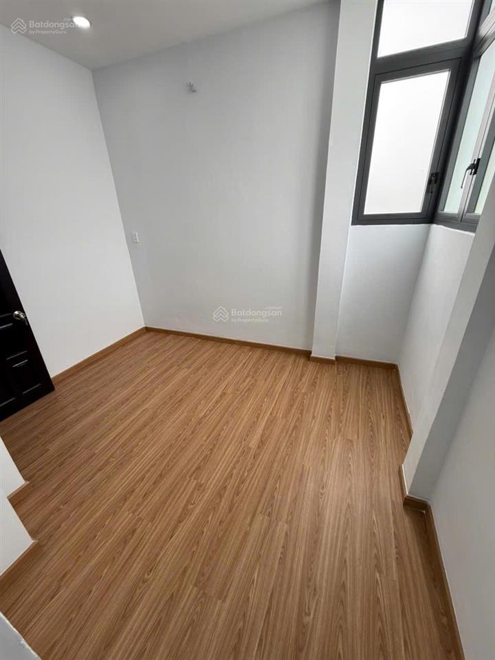 Nhà nhỏ trệt 2 lầu sân thượng đẹp ở liền 2pn 3wc đủ công năng 3ty150