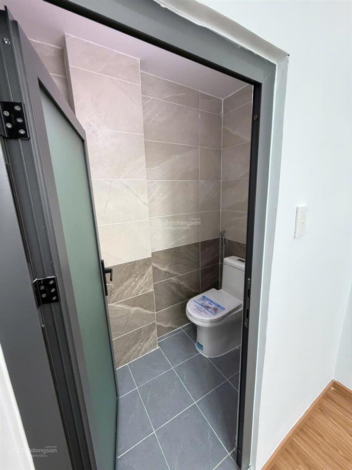 Nhà nhỏ trệt 2 lầu sân thượng đẹp ở liền 2pn 3wc đủ công năng 3ty150
