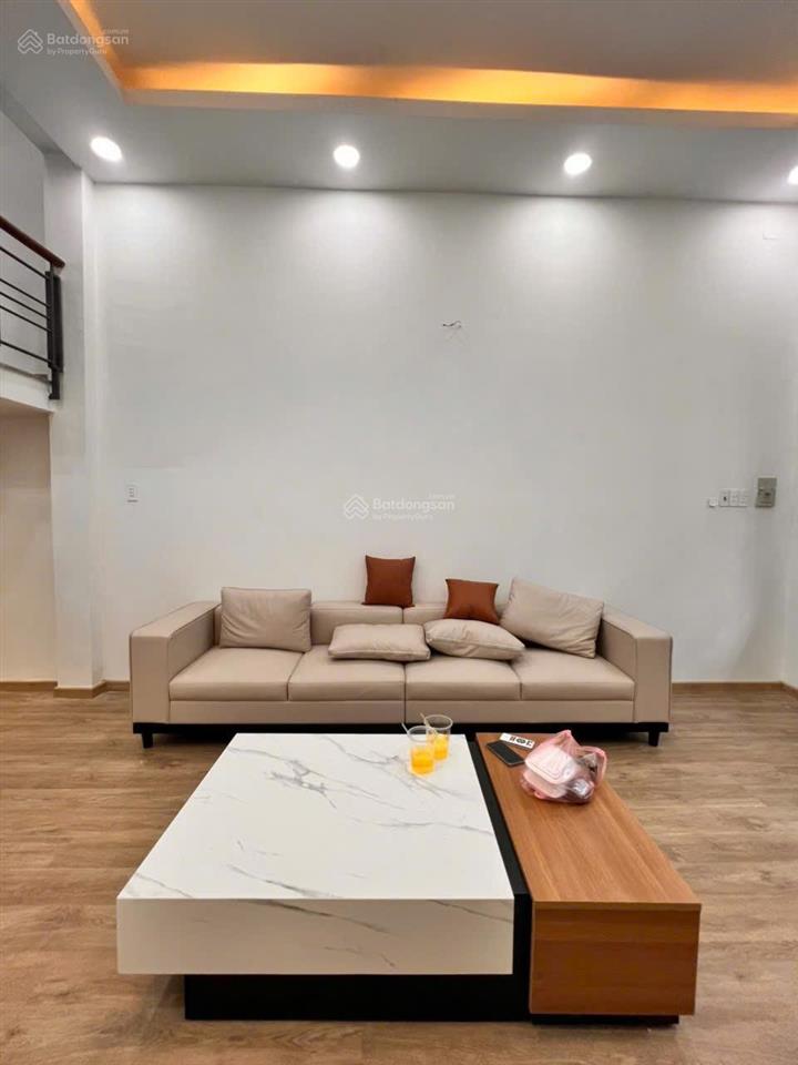 Nhà đẹp ở ngay, có nội thất cơ bản hẻm 6m, sổ đẹp 5,3 tỷ