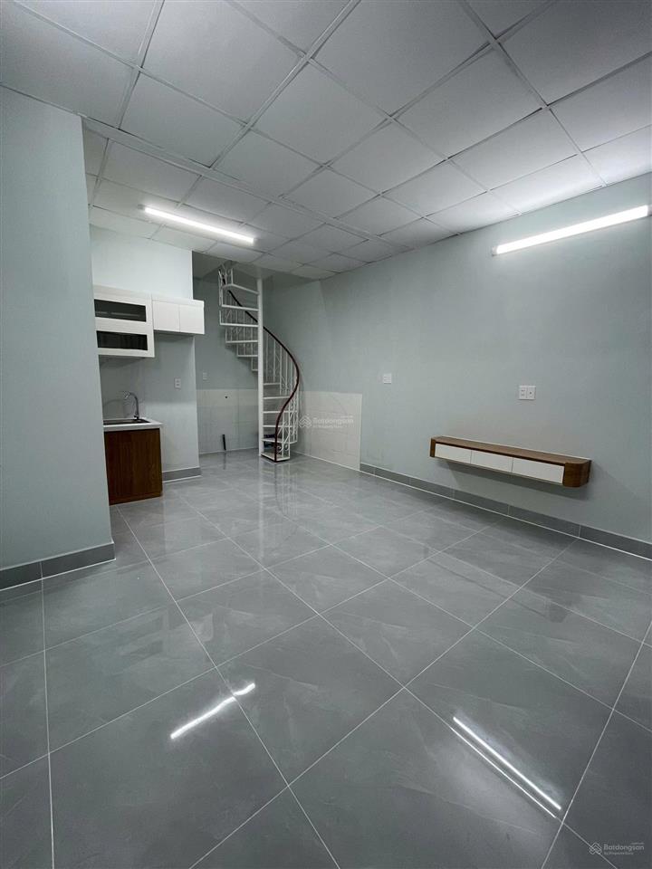 Nhà nhỏ sát đh công thương 26m giá 2,7ty