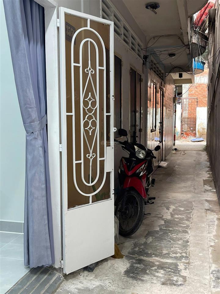 Nhà nhỏ sát đh công thương 26m giá 2,7ty