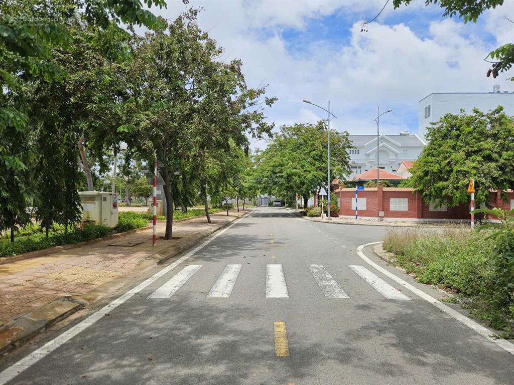 Giảm sốc 500tr bán nhanh lô biệt thự 200m2 đối diện công viên tđc nam cương thành