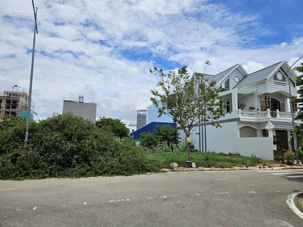 Giảm sốc 500tr bán nhanh lô biệt thự 200m2 đối diện công viên tđc nam cương thành