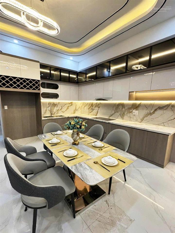 Nhà mới 3 tầng khu k1 với 4pn, 4wc, có sân đậu ô tô, dọn vào ở ngay, chỉ 5,95 tỷ