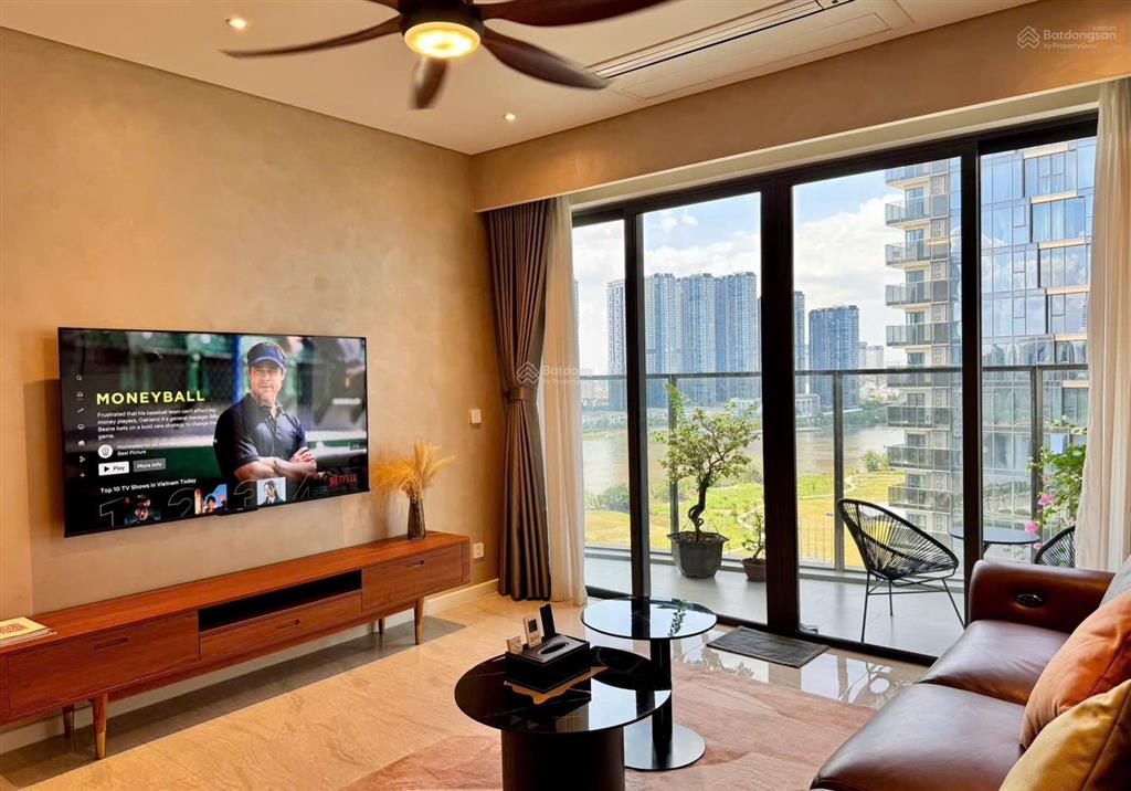 Opera metropole tầng 16.2bd.2wc 60.triệu.vnd( bao phí)