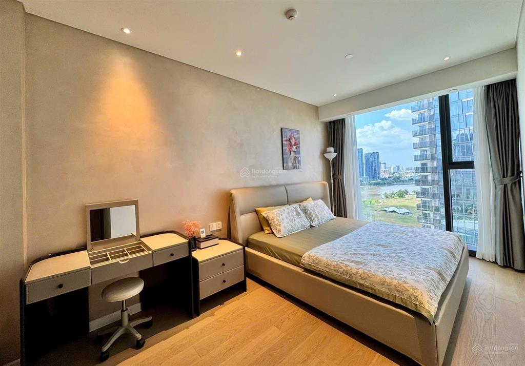 Opera metropole tầng 16.2bd.2wc 60.triệu.vnd( bao phí)