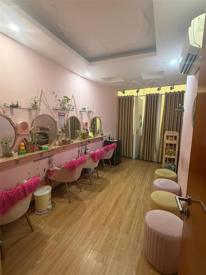 Cho thuê mặt bằng nhà nguyên căn 3,8x11  28 triệu hđ ít nhất 3 năm (hoặc sang spa 20tr)