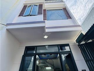 Nhà 3 tầng mái đúc tôn đản giá tốt