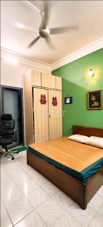 Nhà mặt tiền  Nguyễn Minh hoàng