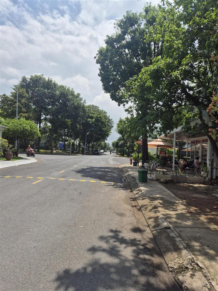 Cho thuê nhà liền kề 5x15m đủ các tiện nghi.
