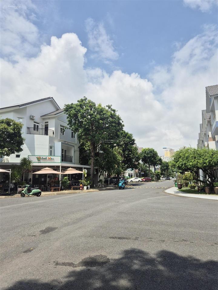 Cho thuê nhà liền kề 5x15m đủ các tiện nghi.