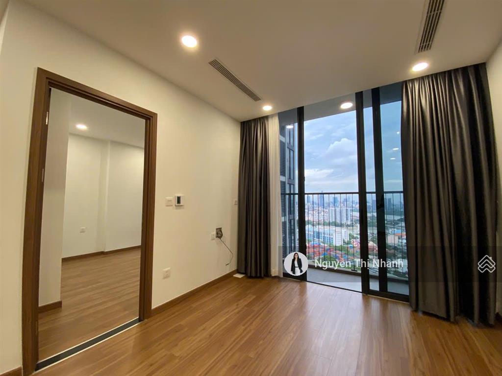 Chính chủ gửi bán eco green q7  bán căn 2pn  2wc 65m2, view q. 1, xem pháo hoa, giá 5.9 tỷ