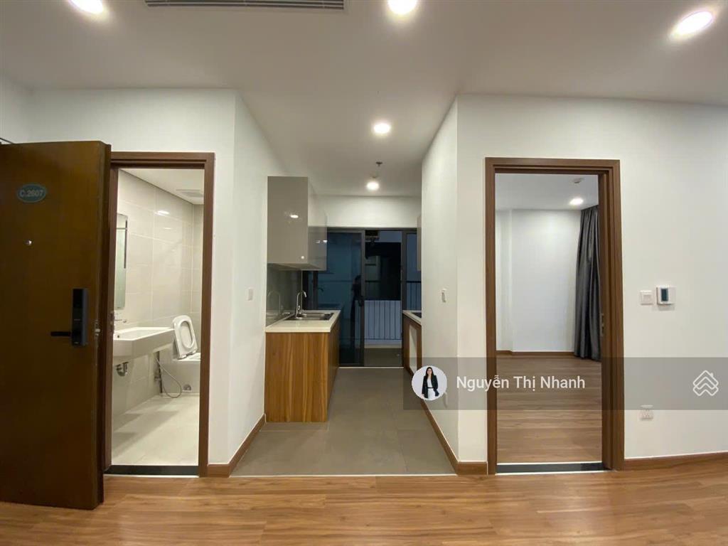 Chính chủ gửi bán eco green q7  bán căn 2pn  2wc 65m2, view q. 1, xem pháo hoa, giá 5.9 tỷ