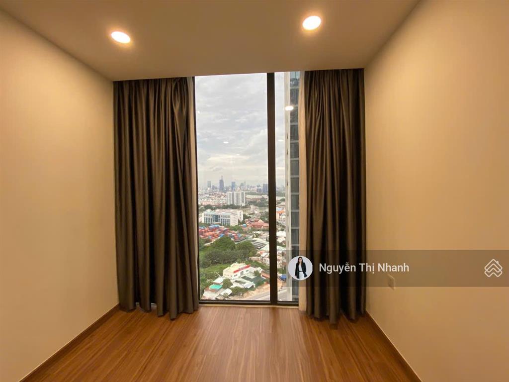 Chính chủ gửi bán eco green q7  bán căn 2pn  2wc 65m2, view q. 1, xem pháo hoa, giá 5.9 tỷ