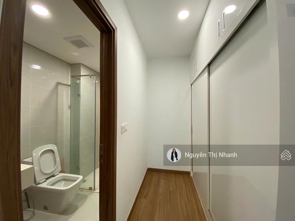 Chính chủ gửi bán eco green q7  bán căn 2pn  2wc 65m2, view q. 1, xem pháo hoa, giá 5.9 tỷ