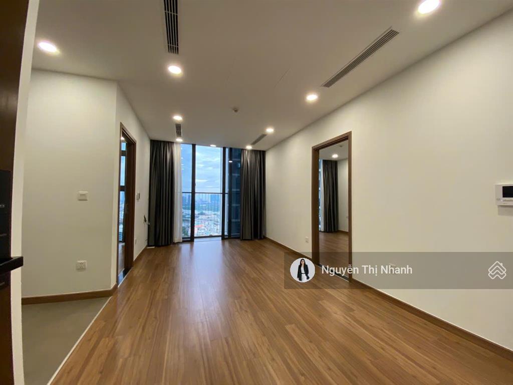 Chính chủ gửi bán eco green q7  bán căn 2pn  2wc 65m2, view q. 1, xem pháo hoa, giá 5.9 tỷ