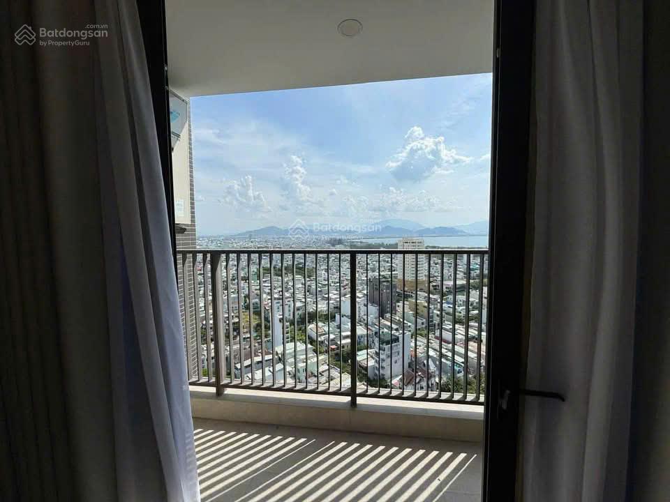 Bán gấp căn hộ 2pn góc sam towers, dòng tiền cho thuê 30tr/tháng, sẵn sổ hồng