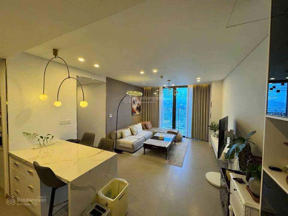 Bán gấp căn hộ 2pn góc sam towers, dòng tiền cho thuê 30tr/tháng, sẵn sổ hồng