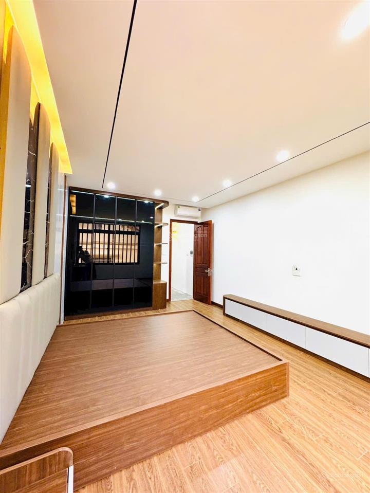 Bán nhà riêng 51,9m2 tại số 15 ngõ 353 bát khối, 13,8 tỷ giá ưu đãi, uy tín
