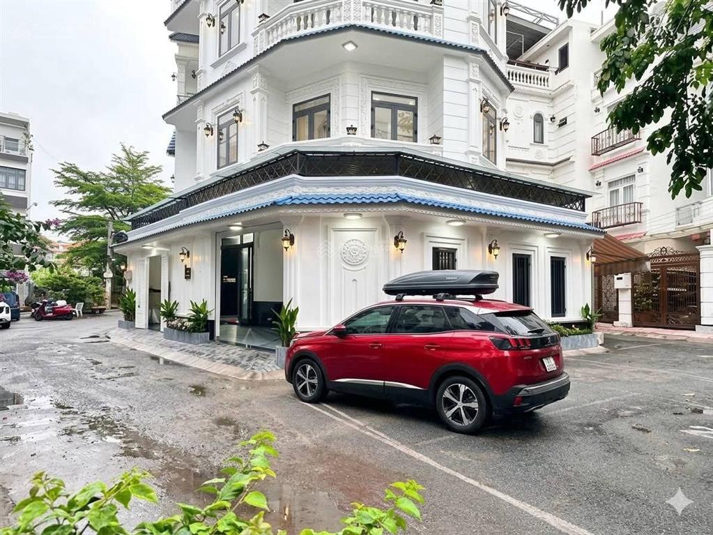 Siêu phẩm biệt thự góc 2 mặt tiền  kdc petechim đường huỳnh tấn phát nhà bè