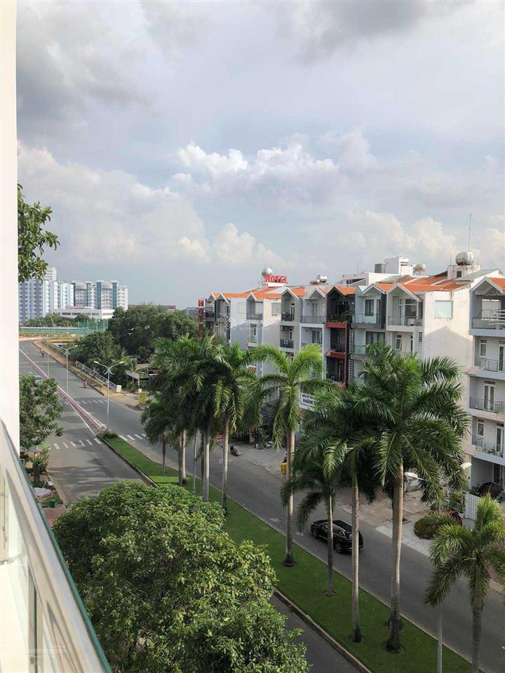 Nhà sổ hồng diện tích 150m2 có thang máy giá 49,5 tỷ thương lượng