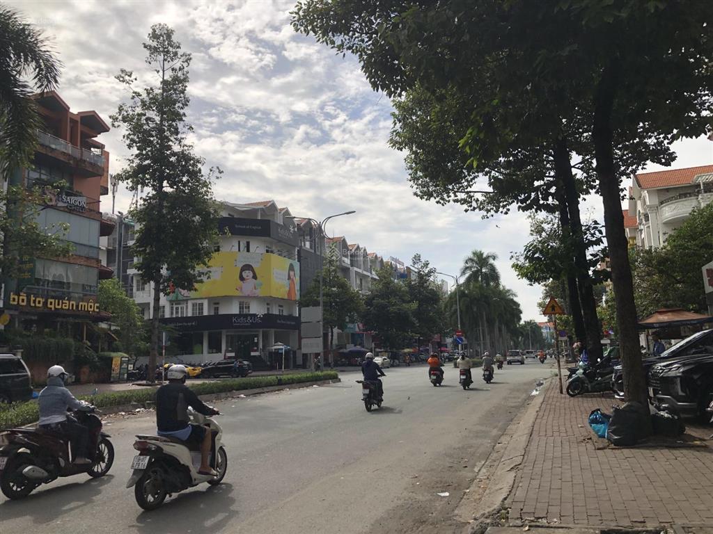 Bán nhà vị trí đẹp trên trục nguyễn thị thập him lam, giá 42 tỷ